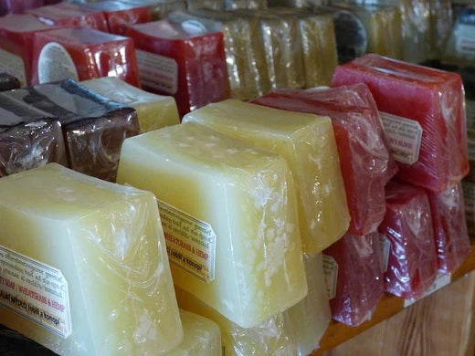 How to Work with Stockists: Advantages and Disadvantages